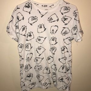 Pusheen t shirt